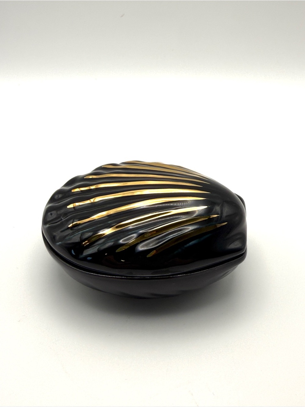 Coquet Limoges Porcelain Clam Shell Trinket Box Black with Gold Leaf
